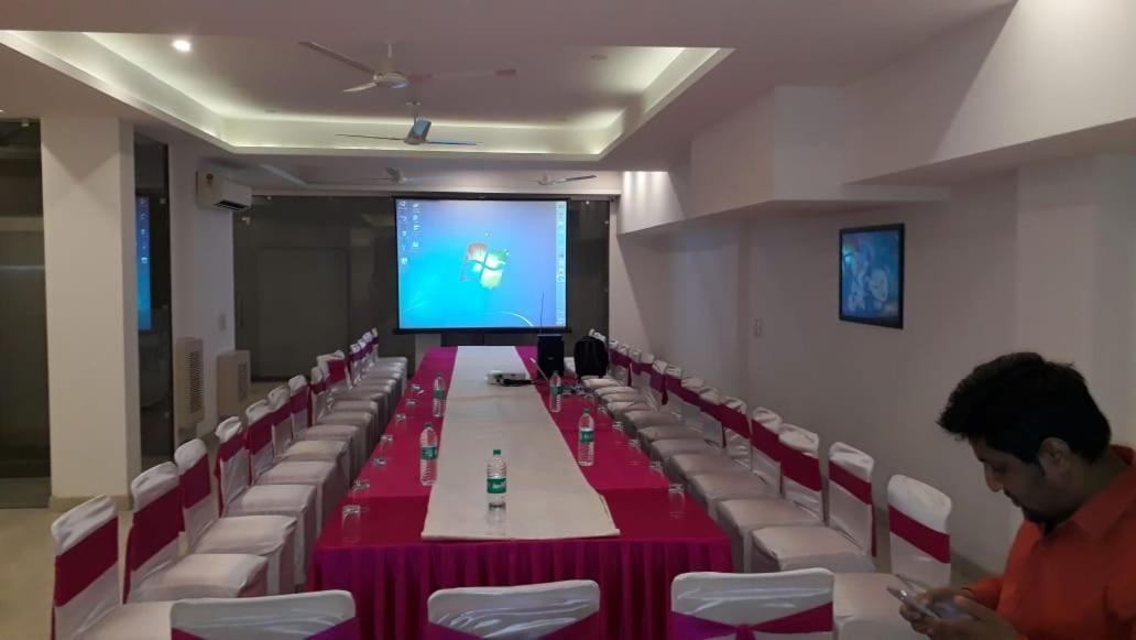 Indiyaah Inn Gurgaon Exterior foto