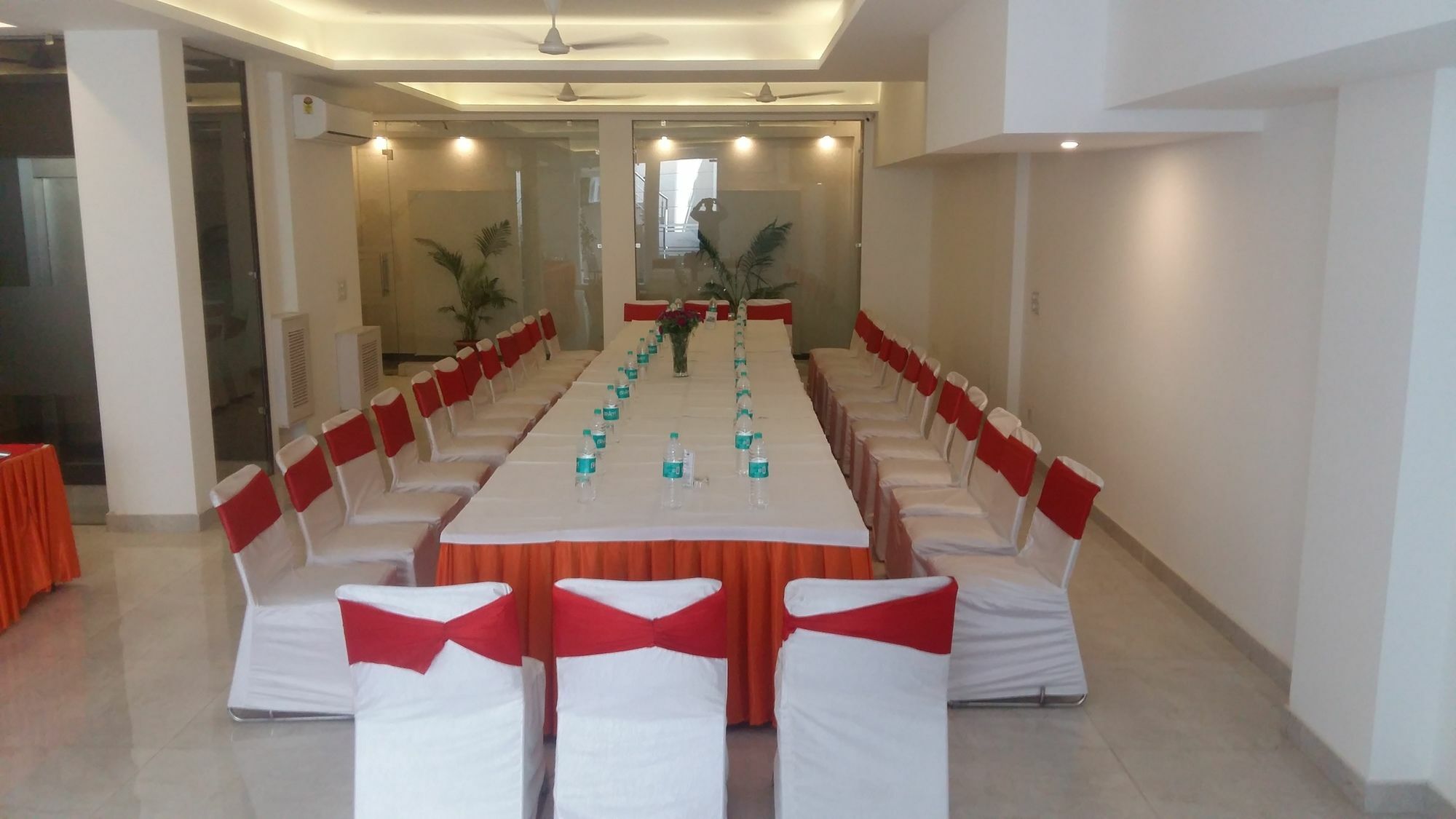 Indiyaah Inn Gurgaon Exterior foto